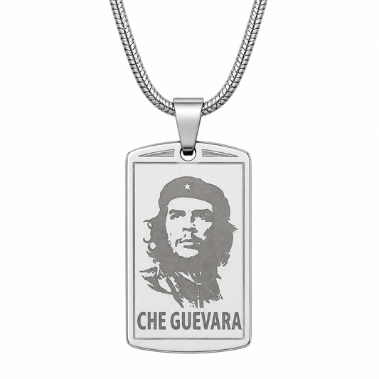 Srebrna zawieszka dog tag z portretem Che Guevary na bialym tle
