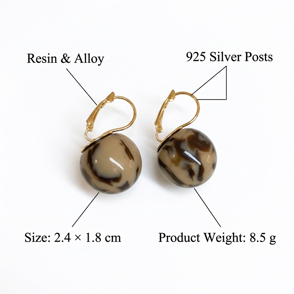 Kolczyki Gold Khaki Black Ball, angielska specyfikacja na białym tle
